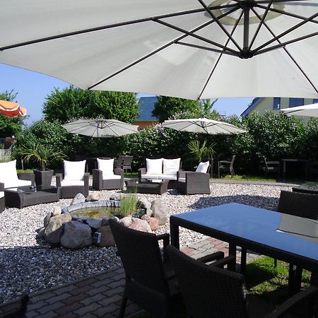 Strand-Hotel Lobbe Exterior foto